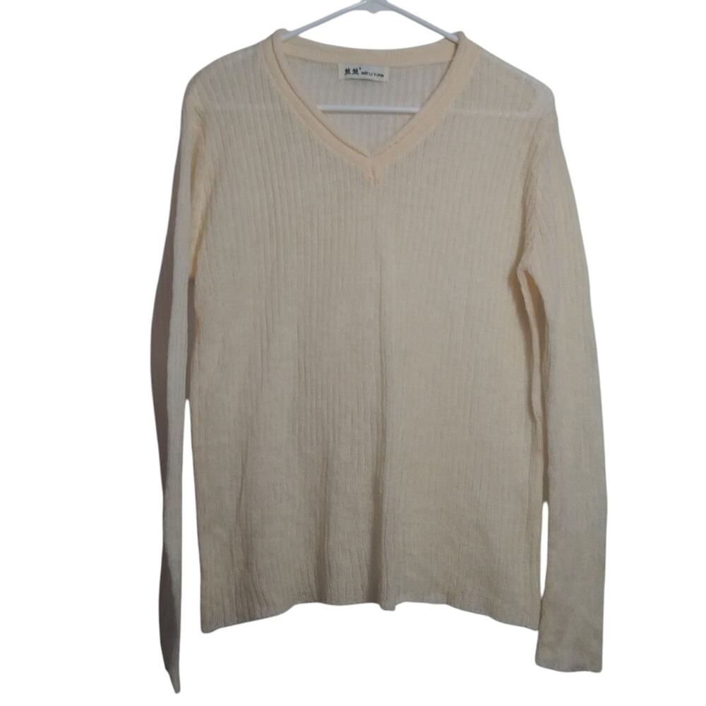 Mei Li Yipin Cream V-Neck Knit Sweater Lightweight Preppy Cozy Size M